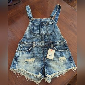 NWT Billabong distressed shorts overalls